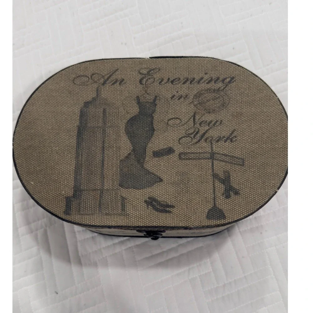 Vintage‎ Savile Row An Evening in New York Oval Decorative Storage Trunk Box